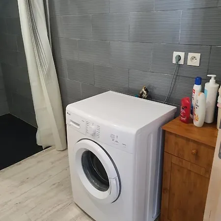 De L'ornain アパート *